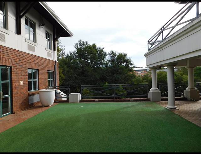 525M² OFFICE TO LET IN HYDE PARK